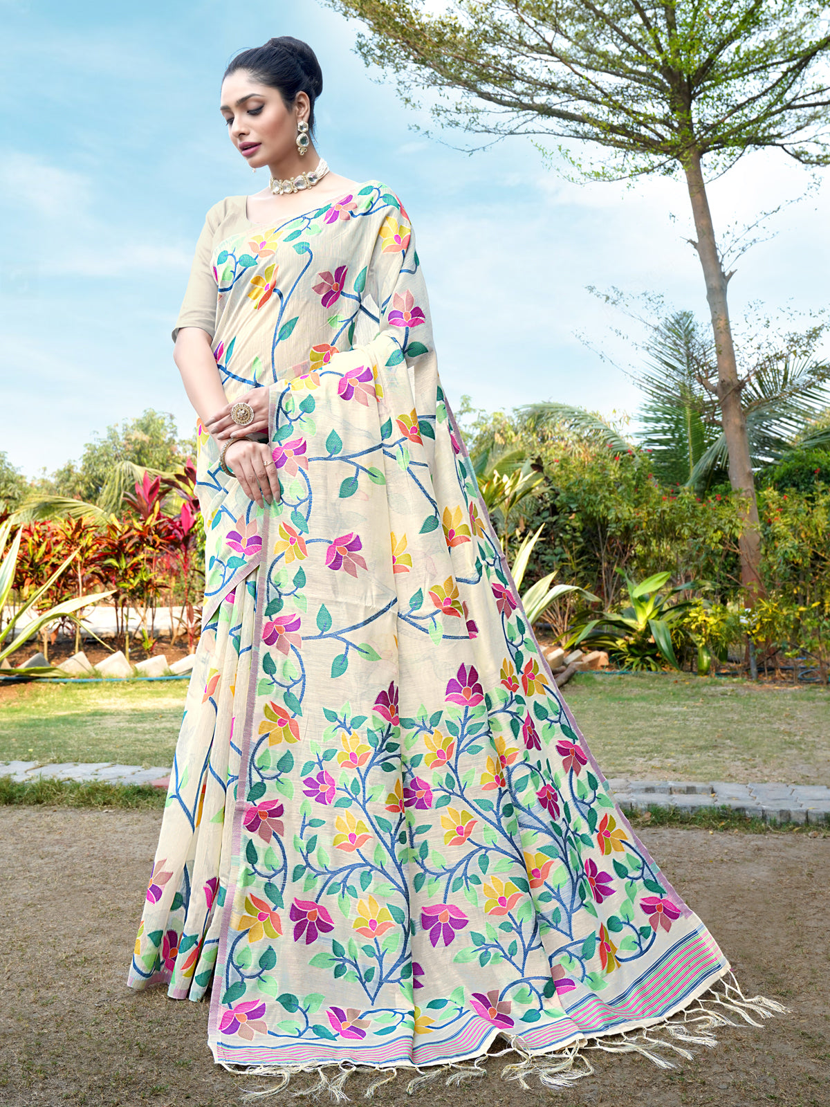Elegant Off White Cotton Muslin Saree with Multicolored Floral Jaal Pattern