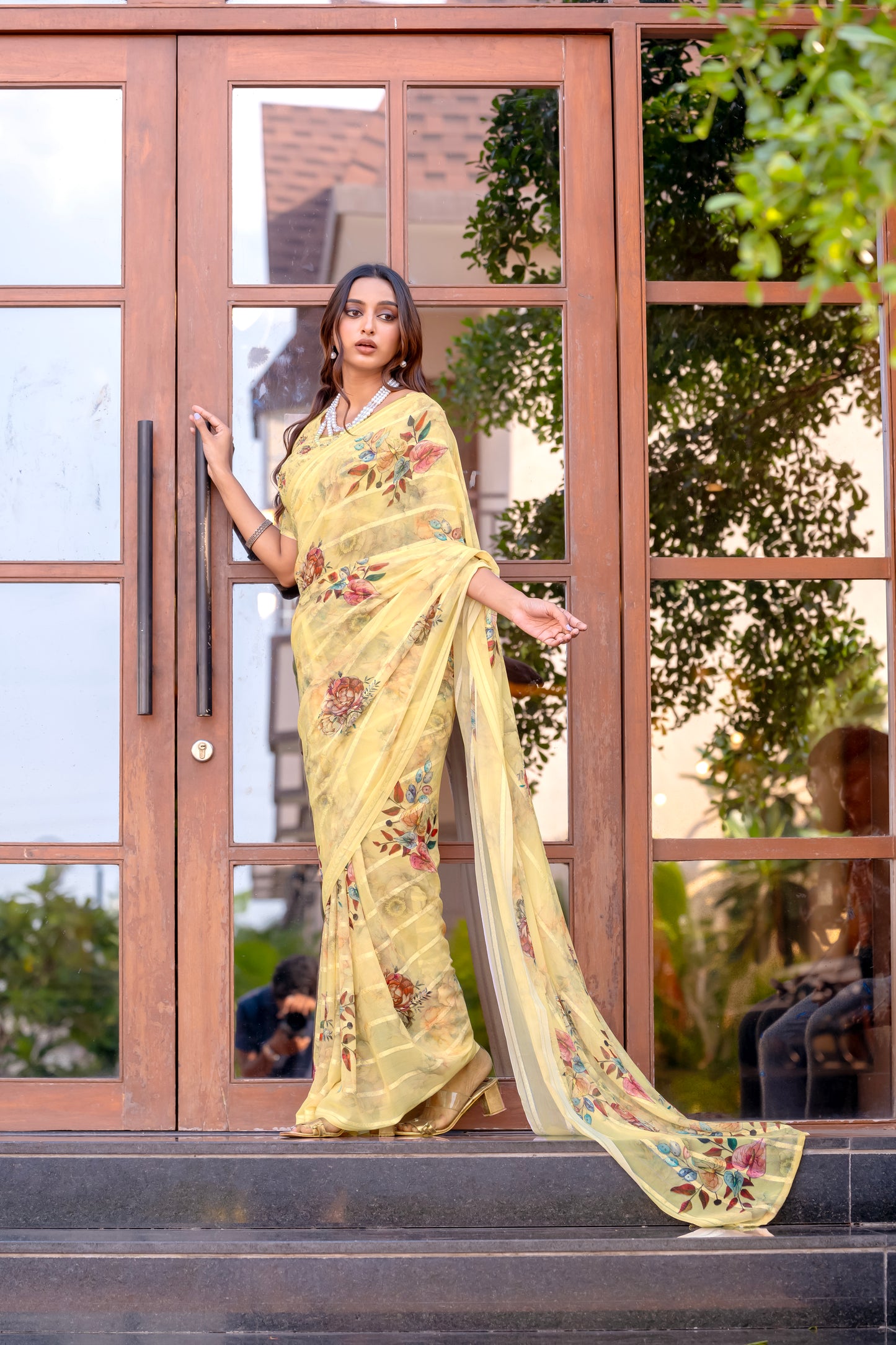 Elegant Weightless Saree Featuring Multi Colored Patterns