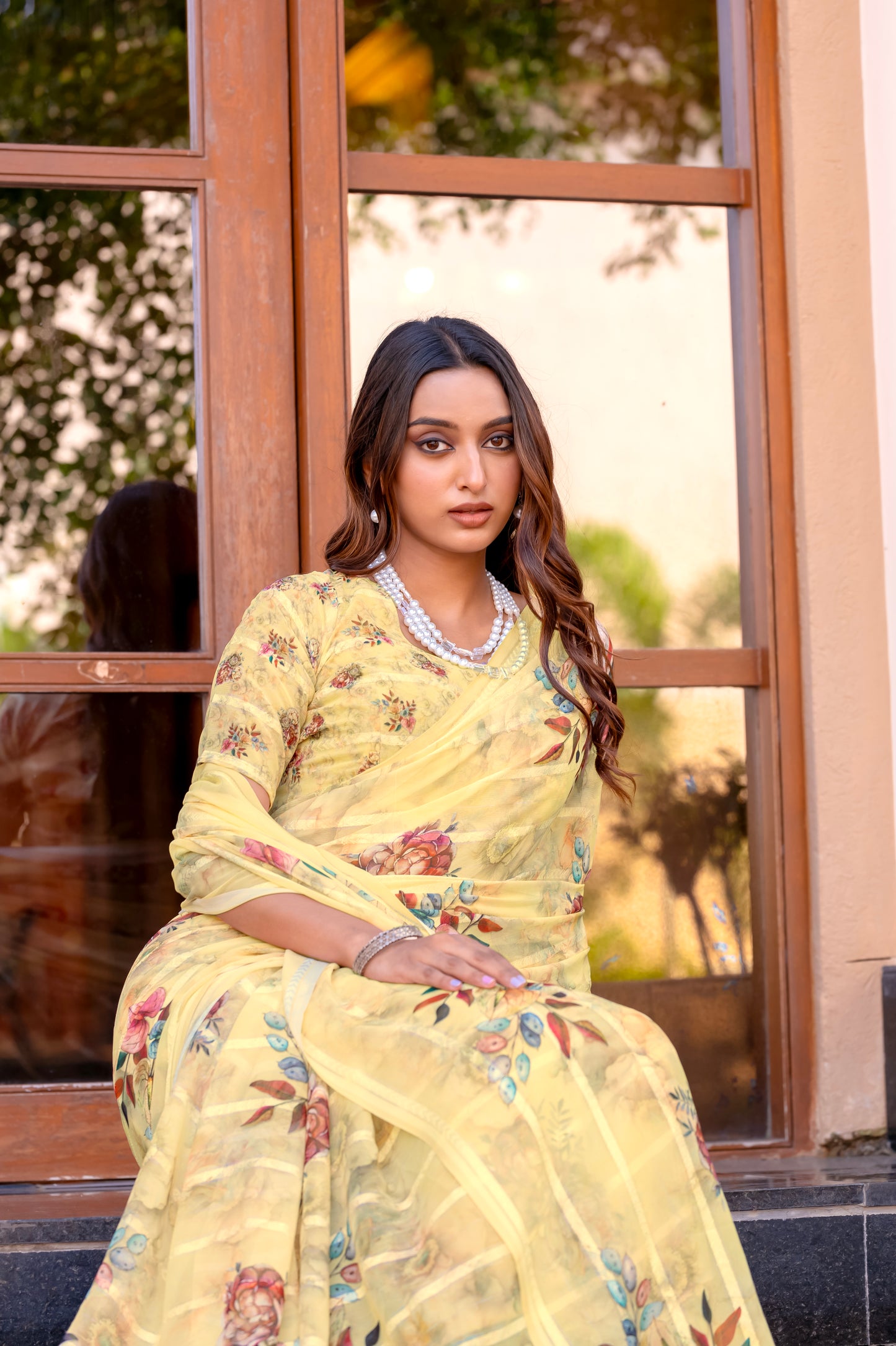 Elegant Weightless Saree Featuring Multi Colored Patterns