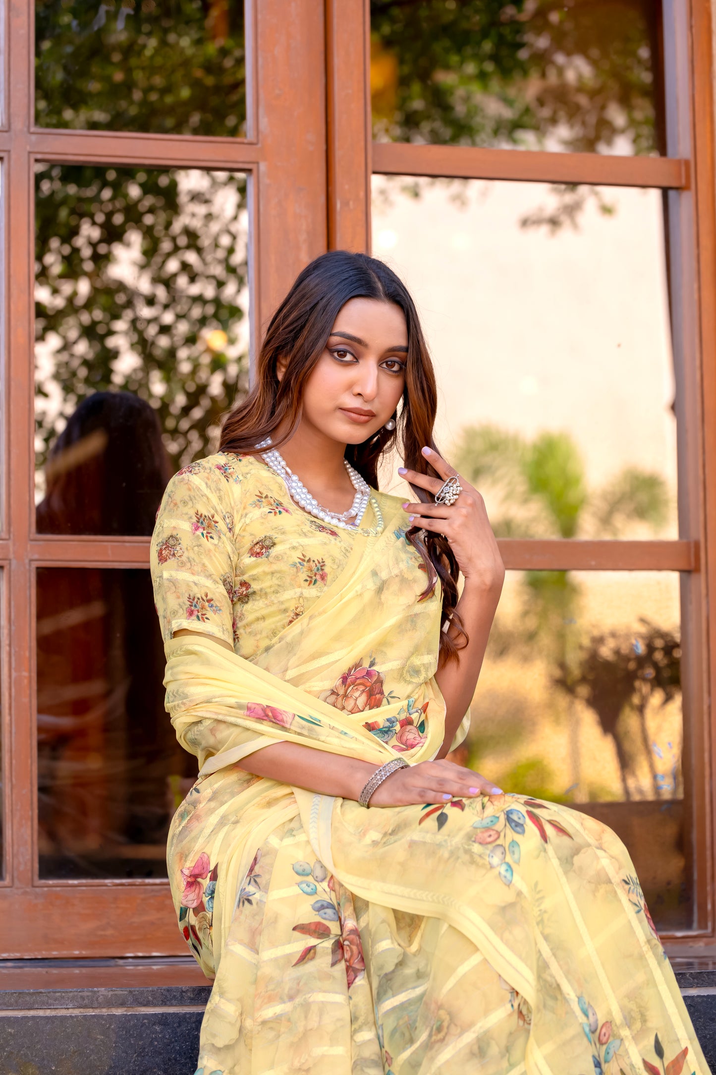 Elegant Weightless Saree Featuring Multi Colored Patterns