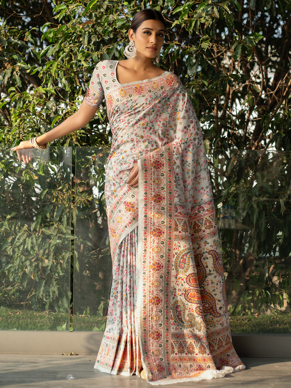 Off White Blended Jamdani Silk Saree with Kashmiri Work