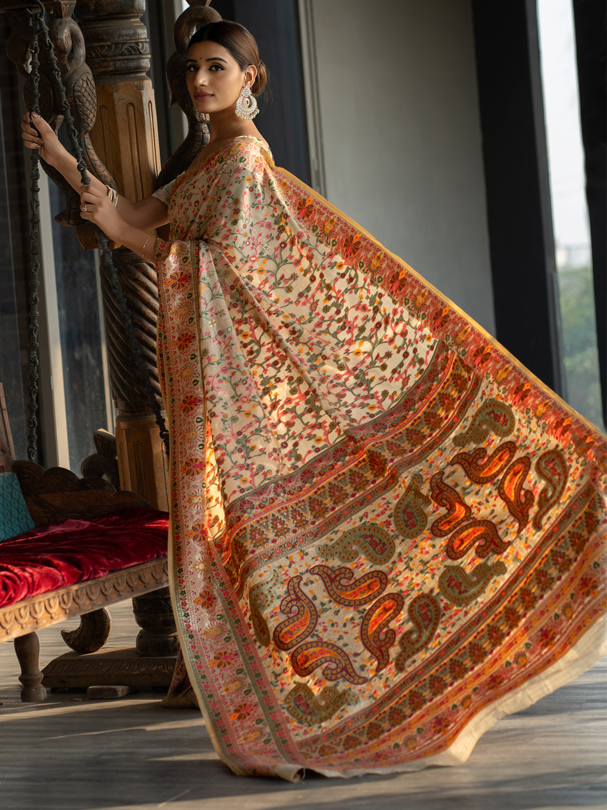 Timeless Warm Beige Jamdani Saree with Antique Gold Minakari Kani Weave