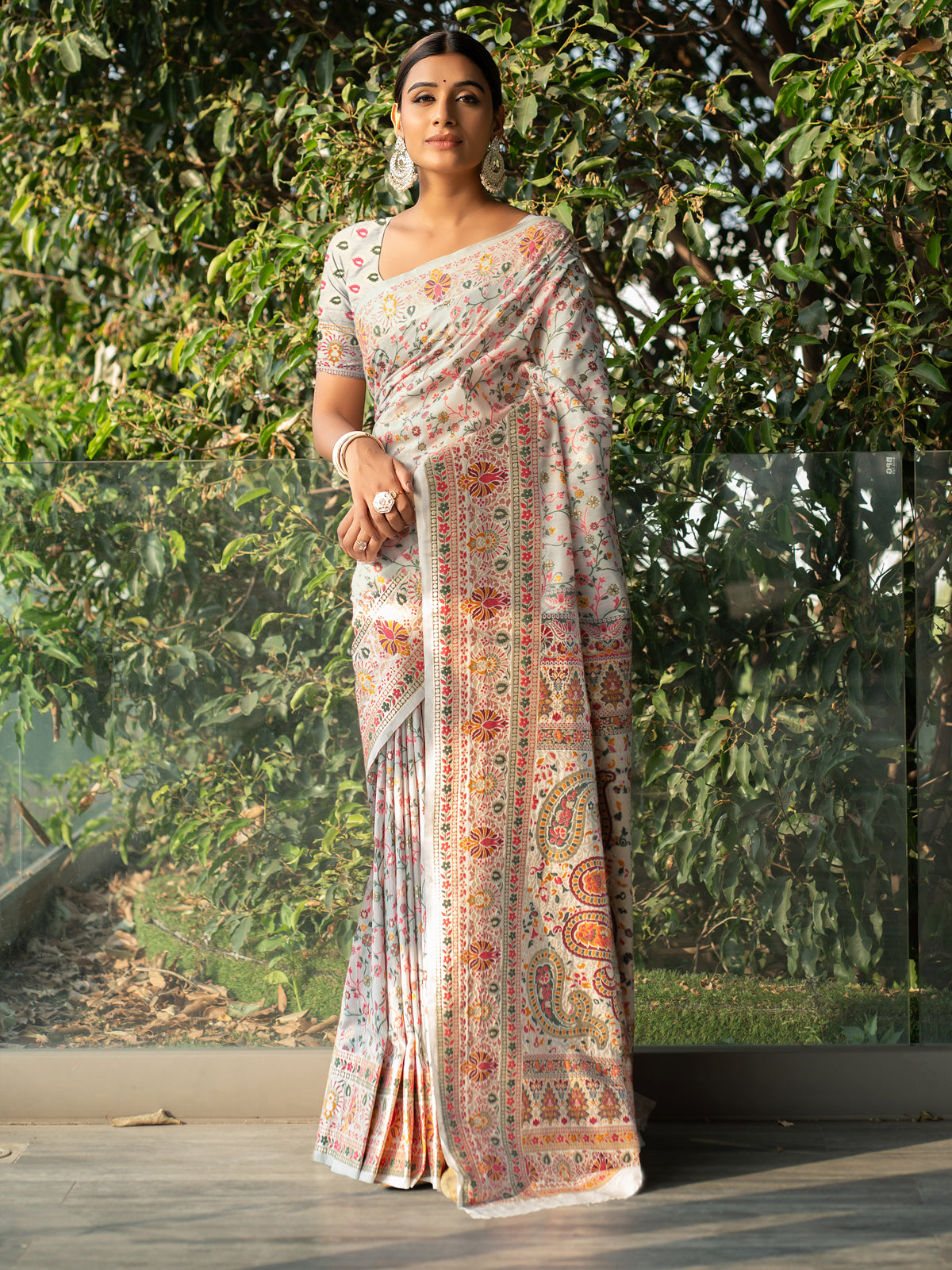 Off White Blended Jamdani Silk Saree with Kashmiri Work