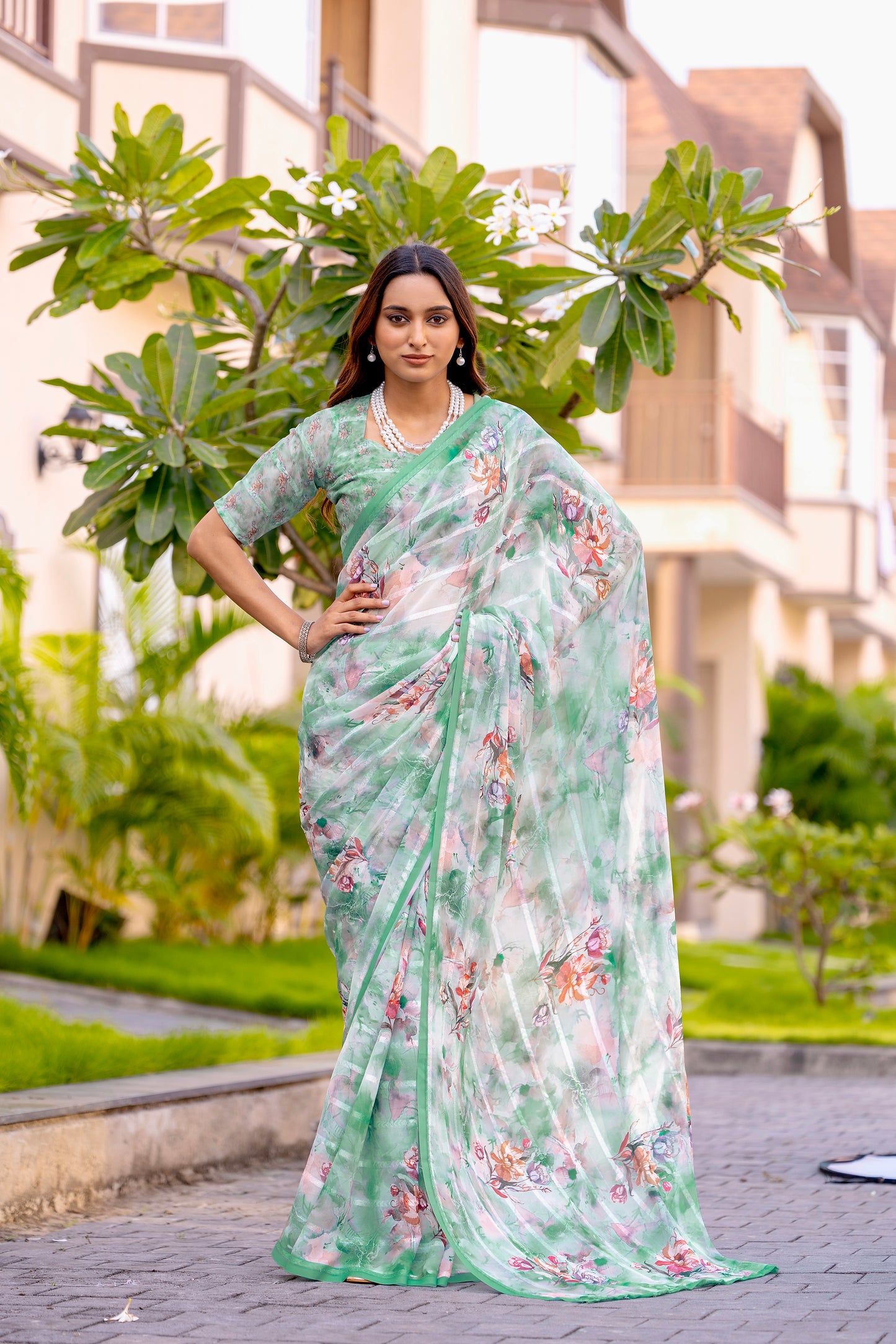 Elegant Weightless Saree Featuring Multi Colored Patterns