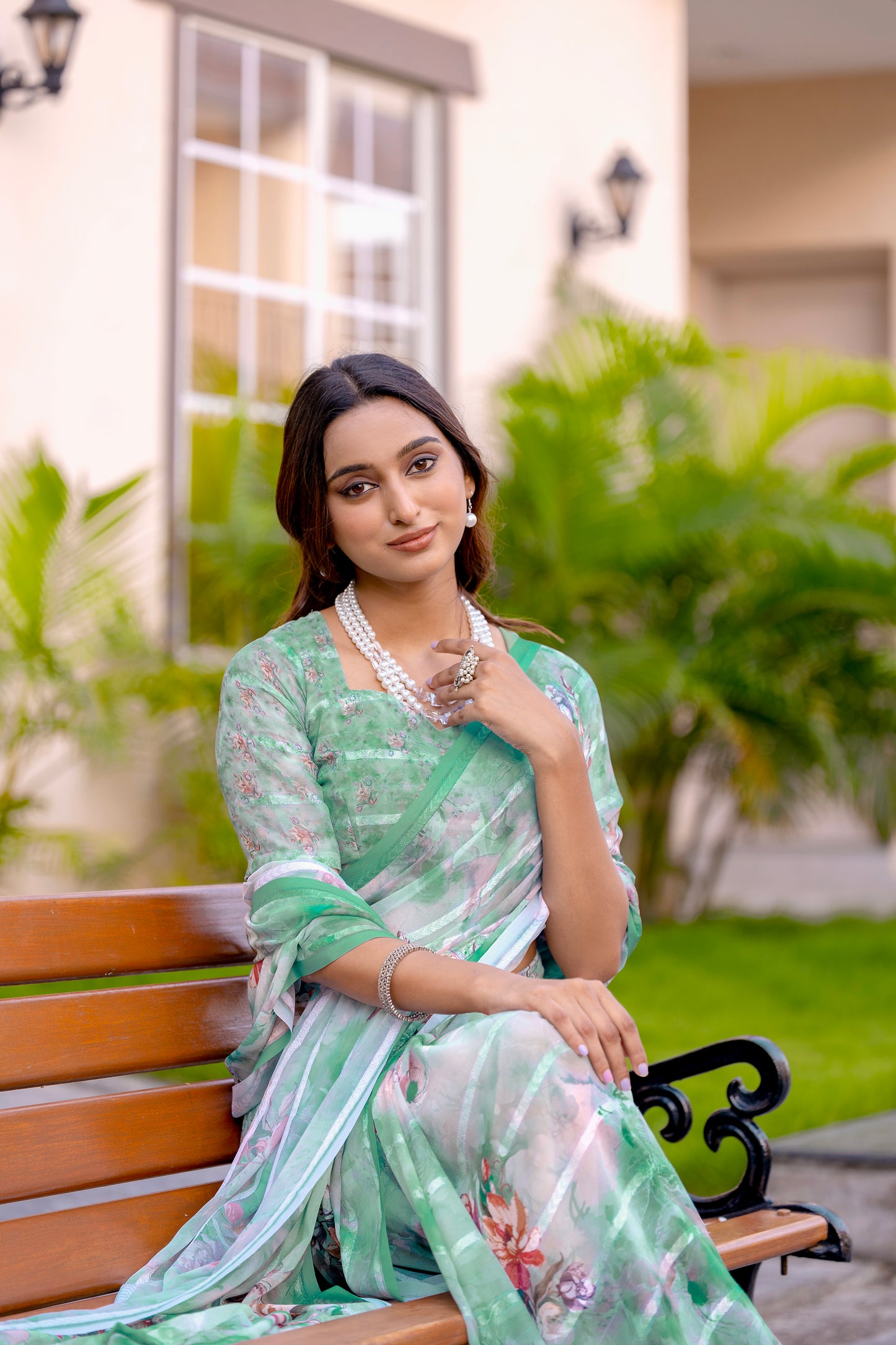 Elegant Weightless Saree Featuring Multi Colored Patterns