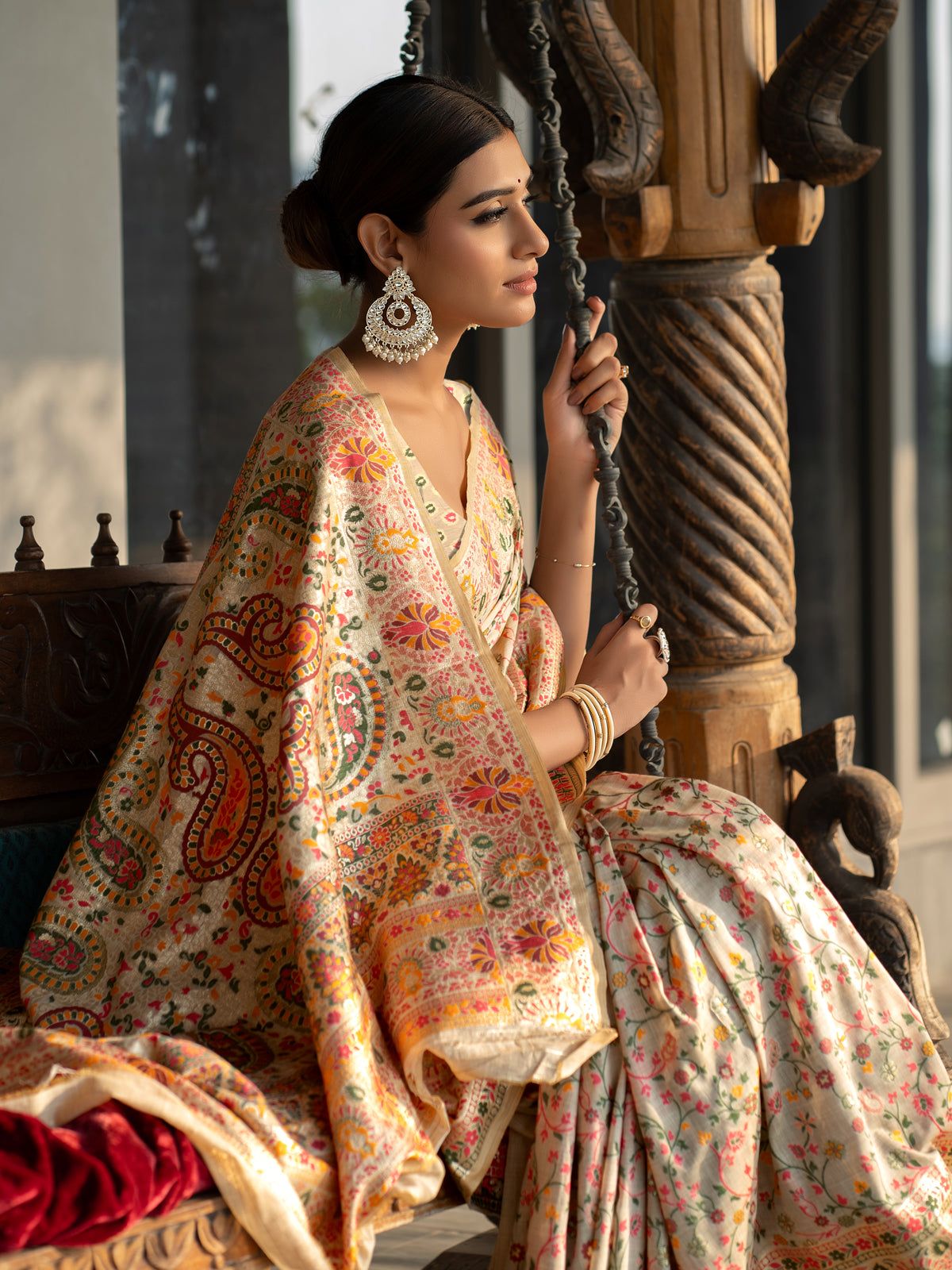 Timeless Warm Beige Jamdani Saree with Antique Gold Minakari Kani Weave