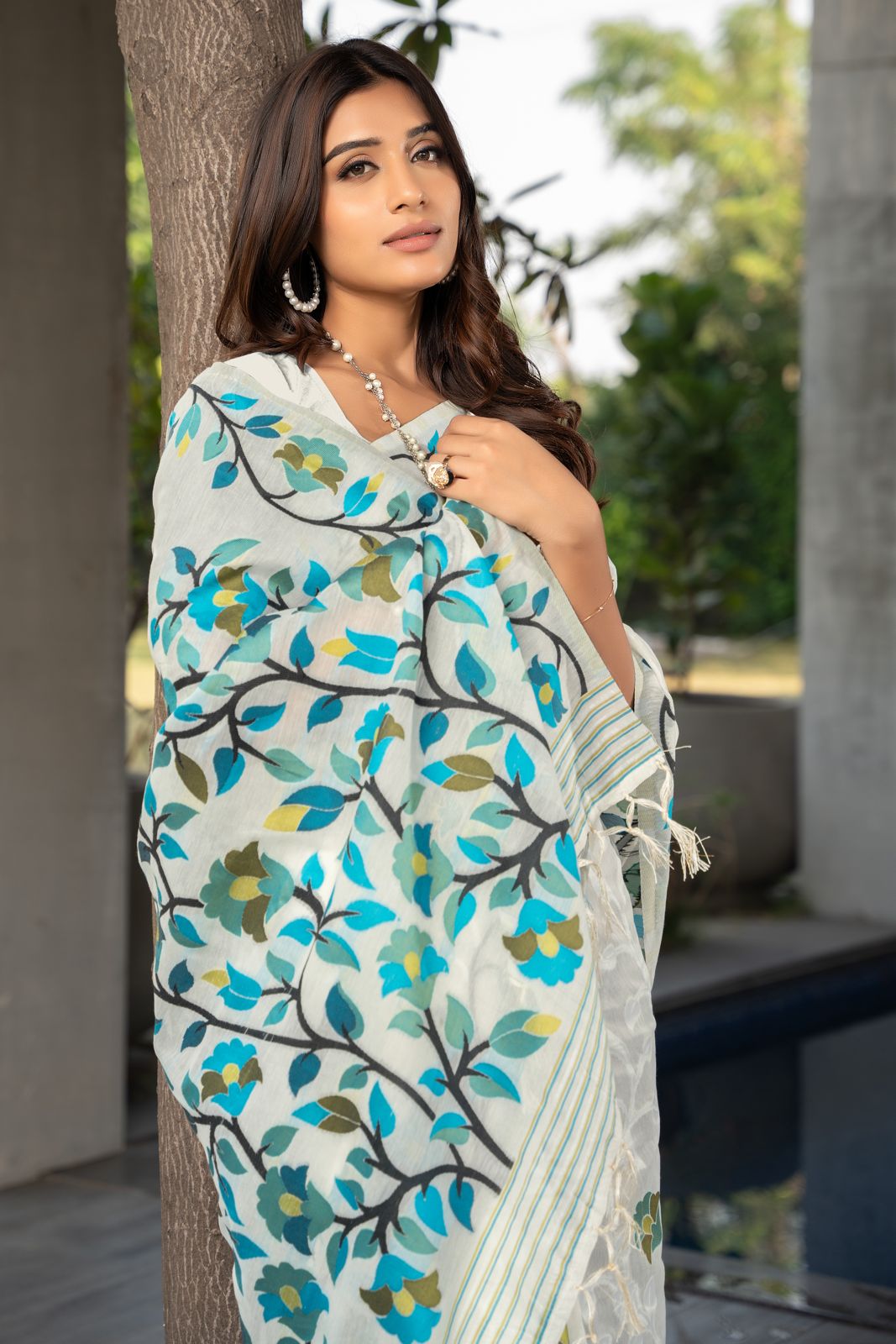 Beautiful White Cotton Muslin Saree with Multicolored Floral Jaal